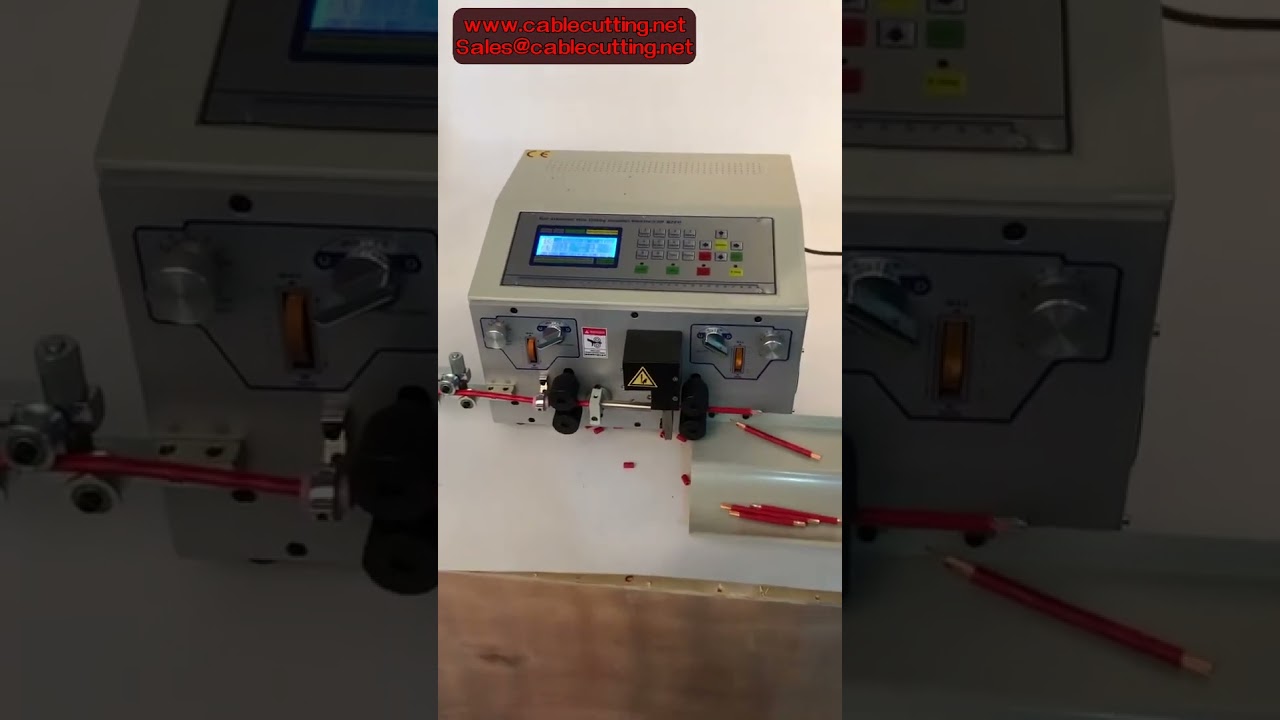 Automatický odizolovací stroj na kabely 0,2–25 mm² se 4 koly a dotykovým displejem