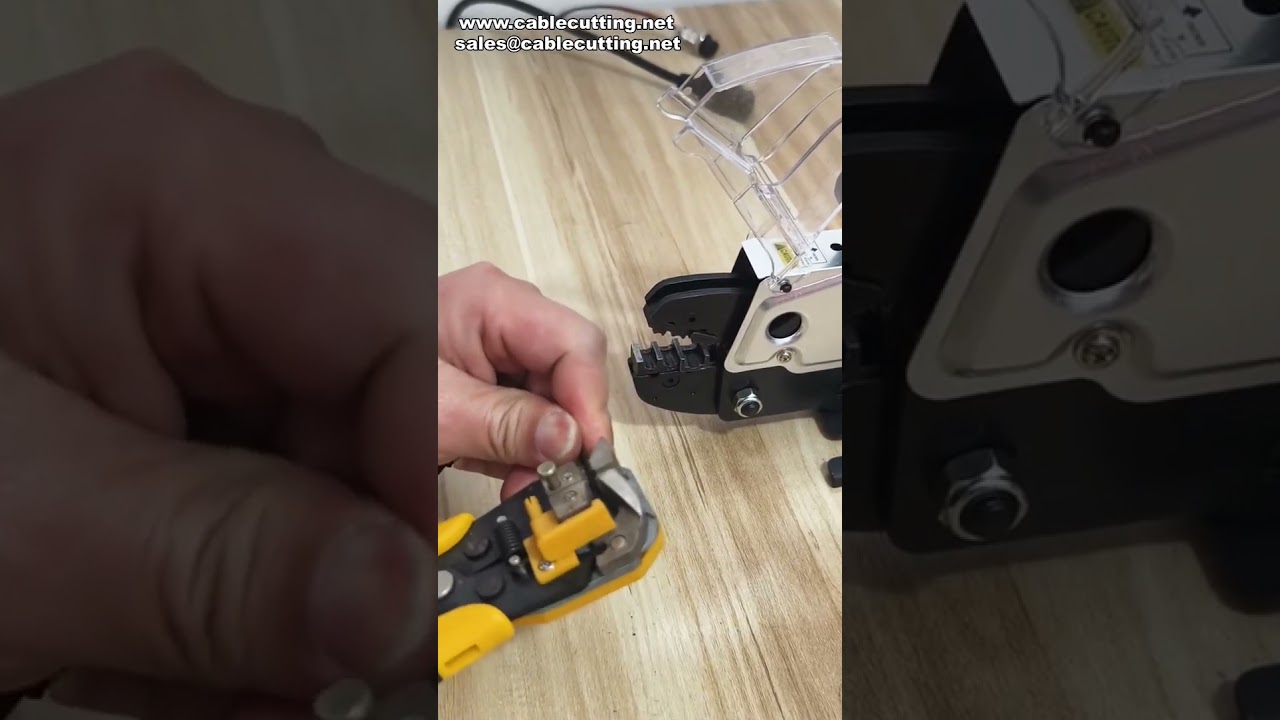 Víceúčelový pneumatický krimpovací stroj na terminály pro různé aplikace