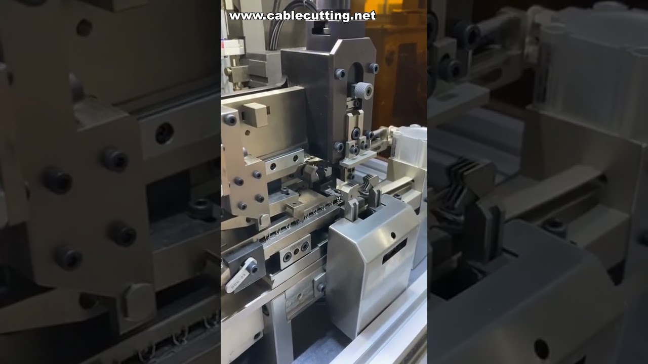 Poloautomatický stroj na odizolování, nasazování těsnění a krimpování vodičů | Výroba kabelových svazků