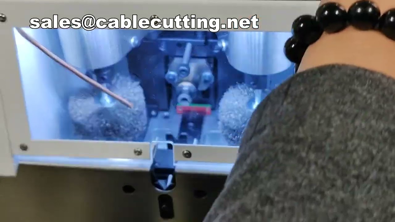 Shielding Braid Brushing and Reversing Machine for Cable Production