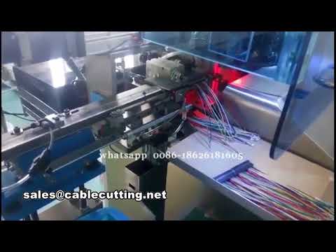 Automatický krimpovací stroj: přesné zasouvání konektorů do krytu