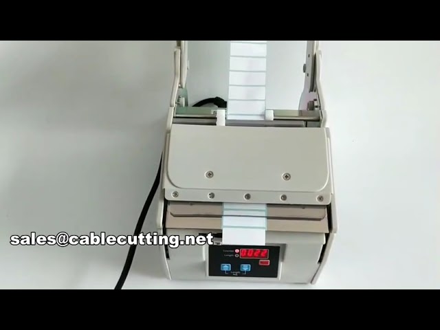X-130 - Automatický etiketovací stroj na malé obaly a cívky (šířka 130 mm, průměr 250 mm)