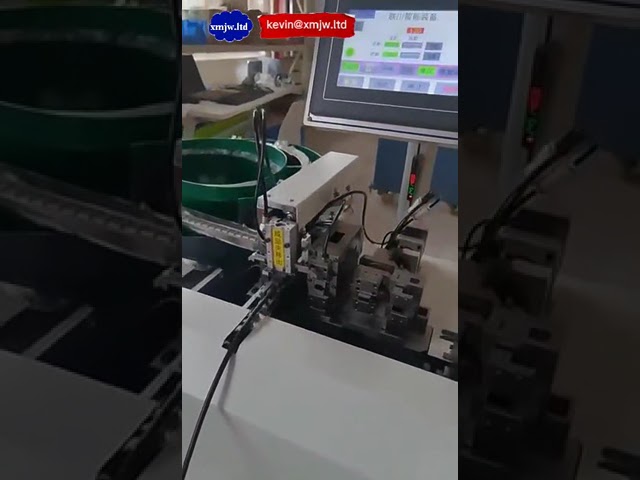 Poloatomatický krimpovací stroj na síťové kabely RJ-45 s vibračním podavačem