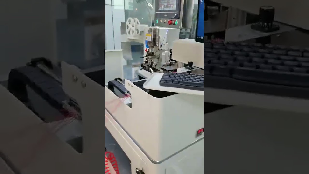 Plně automatický krimpovací stroj s jednohlavým cínováním a vícepolohovým zpracováním terminálů
