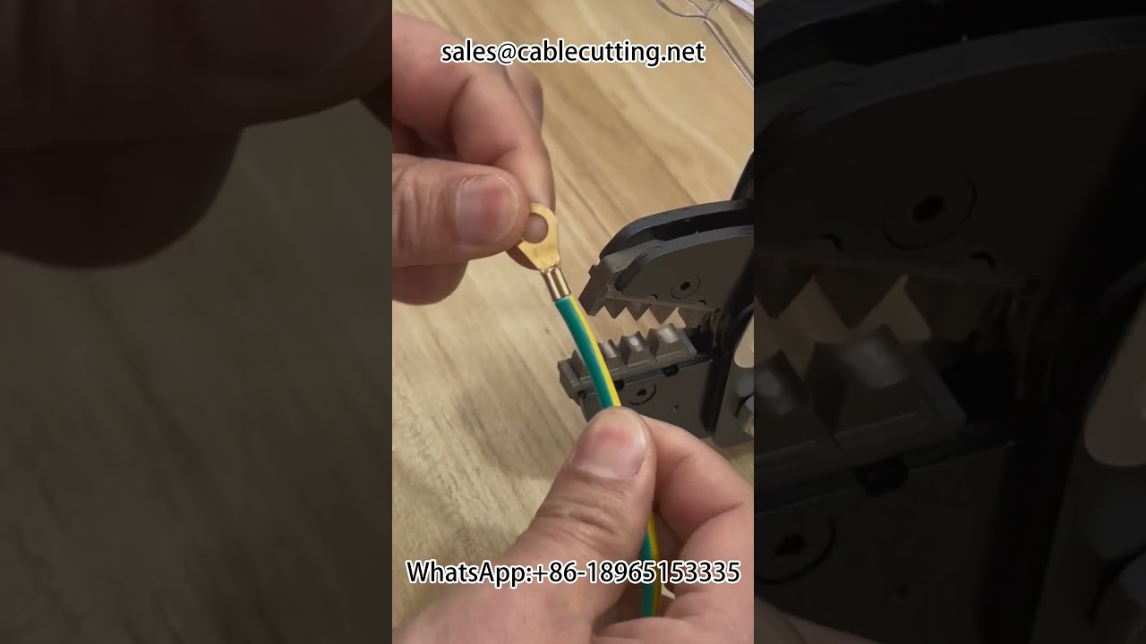 Čtyřčtvercový krimpovací stroj na koncovky | Automatizace výroby