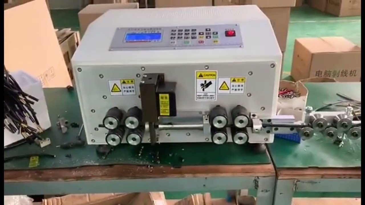 Automatický odizolovací a řezací stroj na počítačové kabely 35 mm²