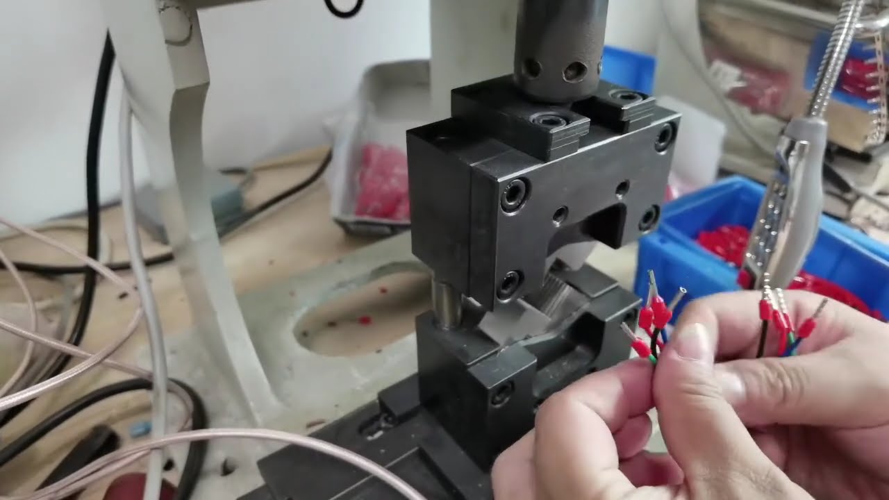 2T Terminal Crimping Machine with Quadrilateral Mold