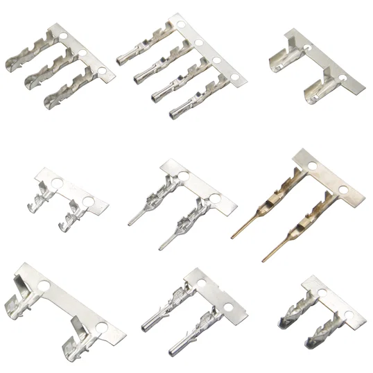 Kovová krimpovací koncovka, elektronický reproduktorový vodič