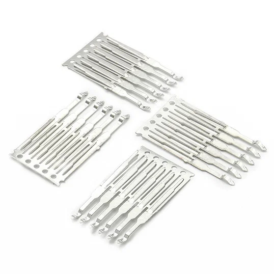 Lisované mosazné samčí konektory pro pájení na DPS